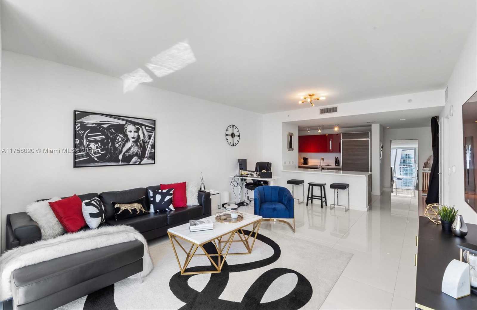 Small Image of 1100 S Miami Ave, Miami, FL 33130, USA Number 2