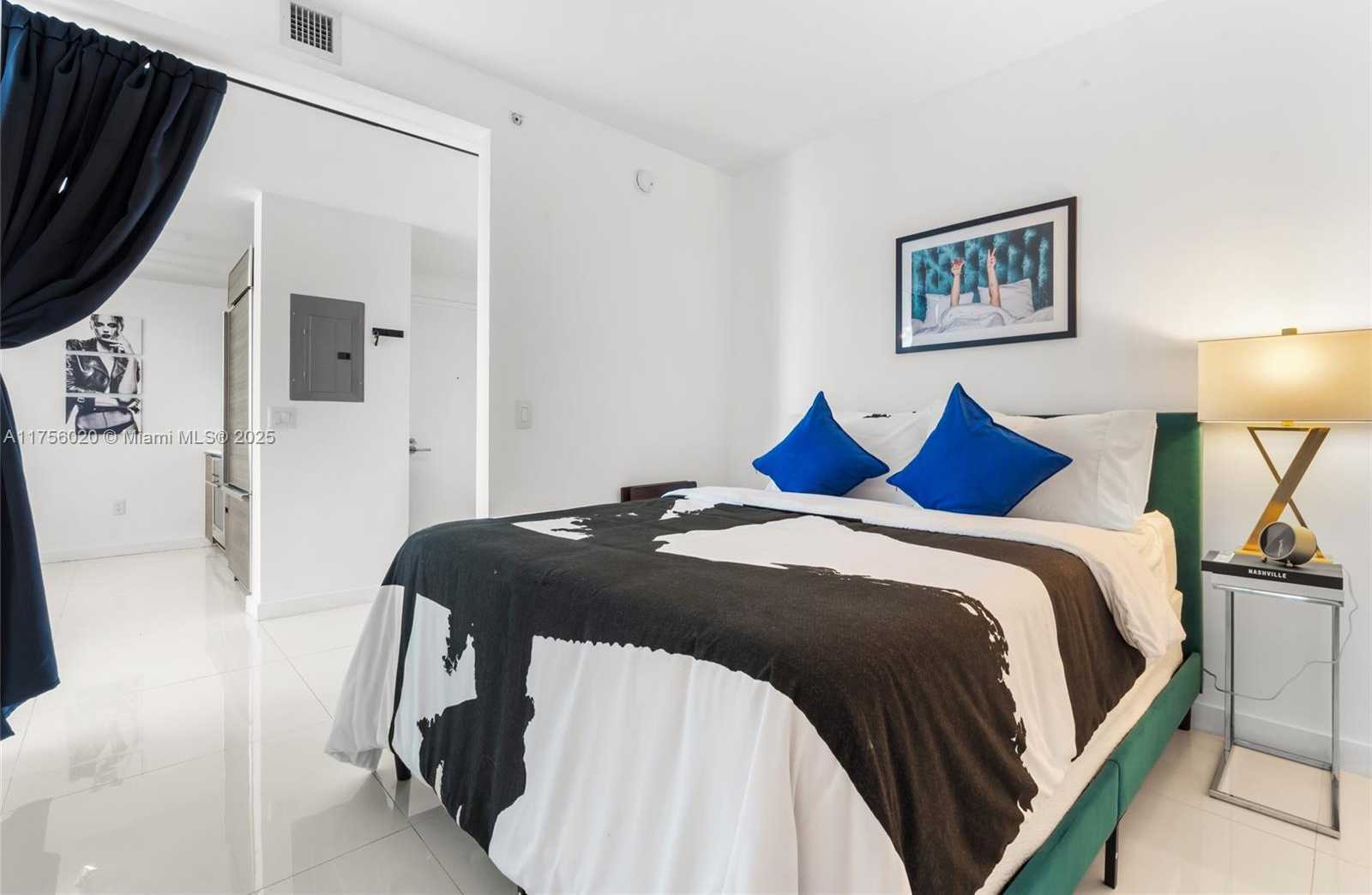 Small Image of 1100 S Miami Ave, Miami, FL 33130, USA Number 20