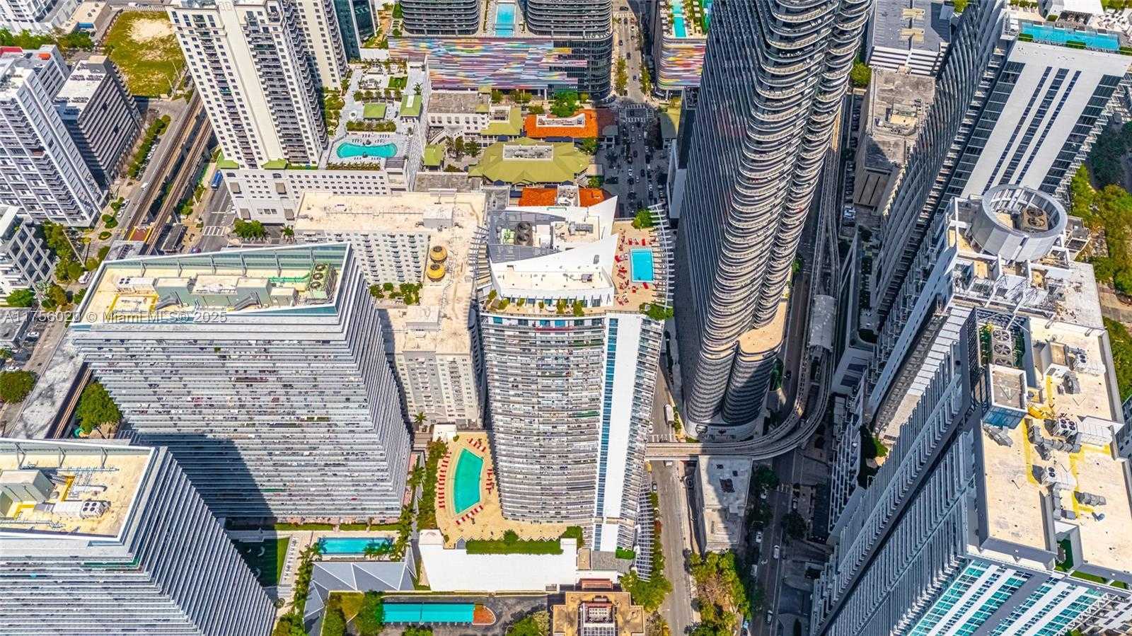Small Image of 1100 S Miami Ave, Miami, FL 33130, USA Number 34