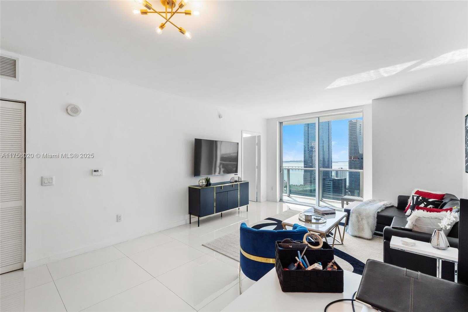 Small Image of 1100 S Miami Ave, Miami, FL 33130, USA Number 4