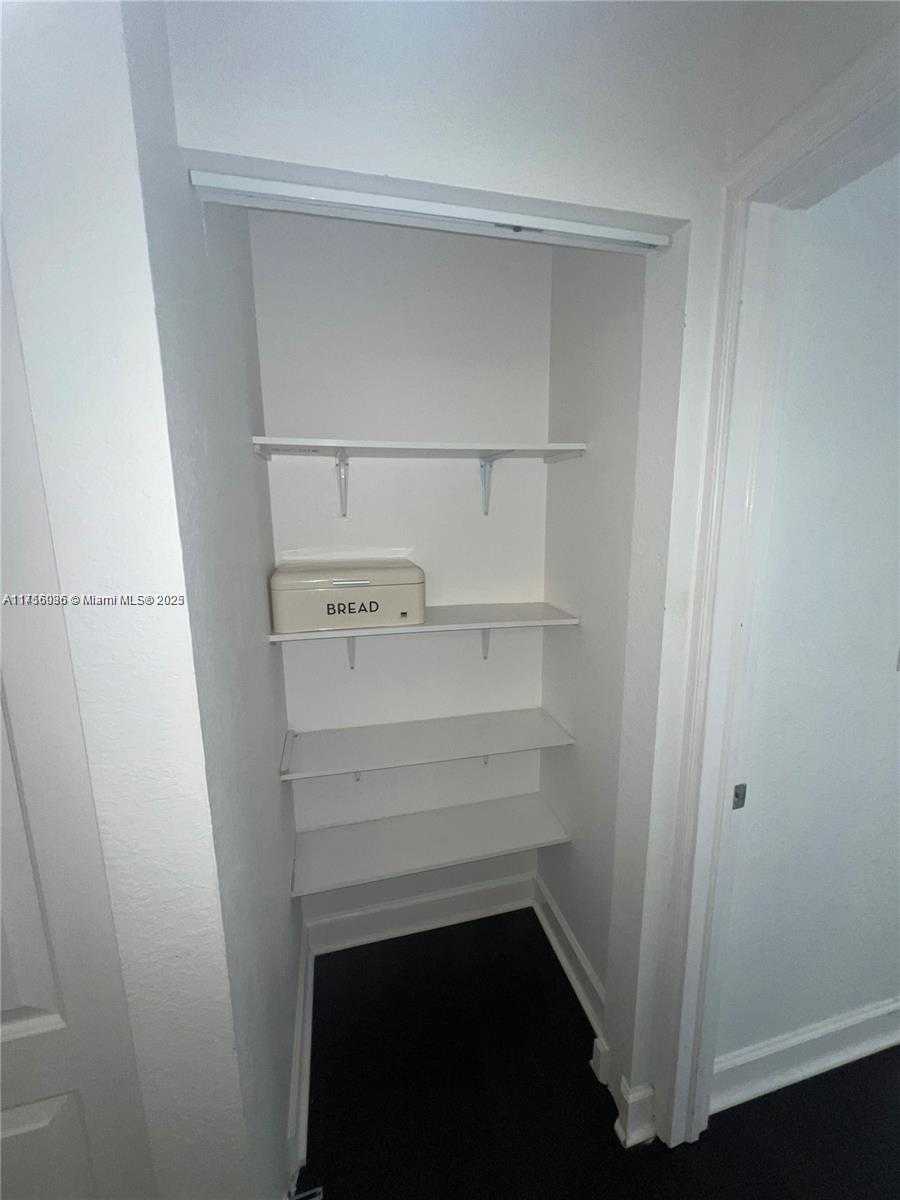 Small Image of 1830 RADIUS DR #1123, Hollywood Number 25