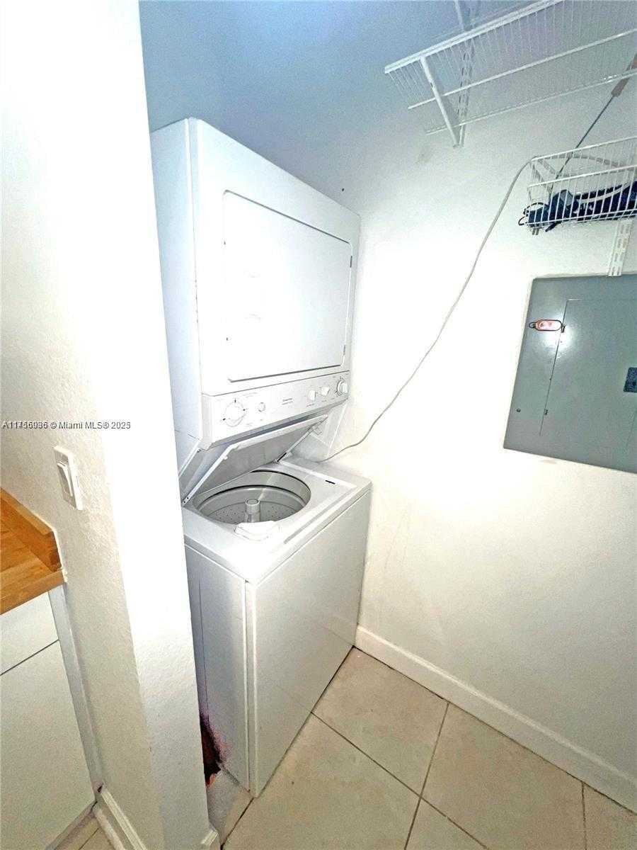 Small Image of 1830 RADIUS DR #1123, Hollywood Number 26