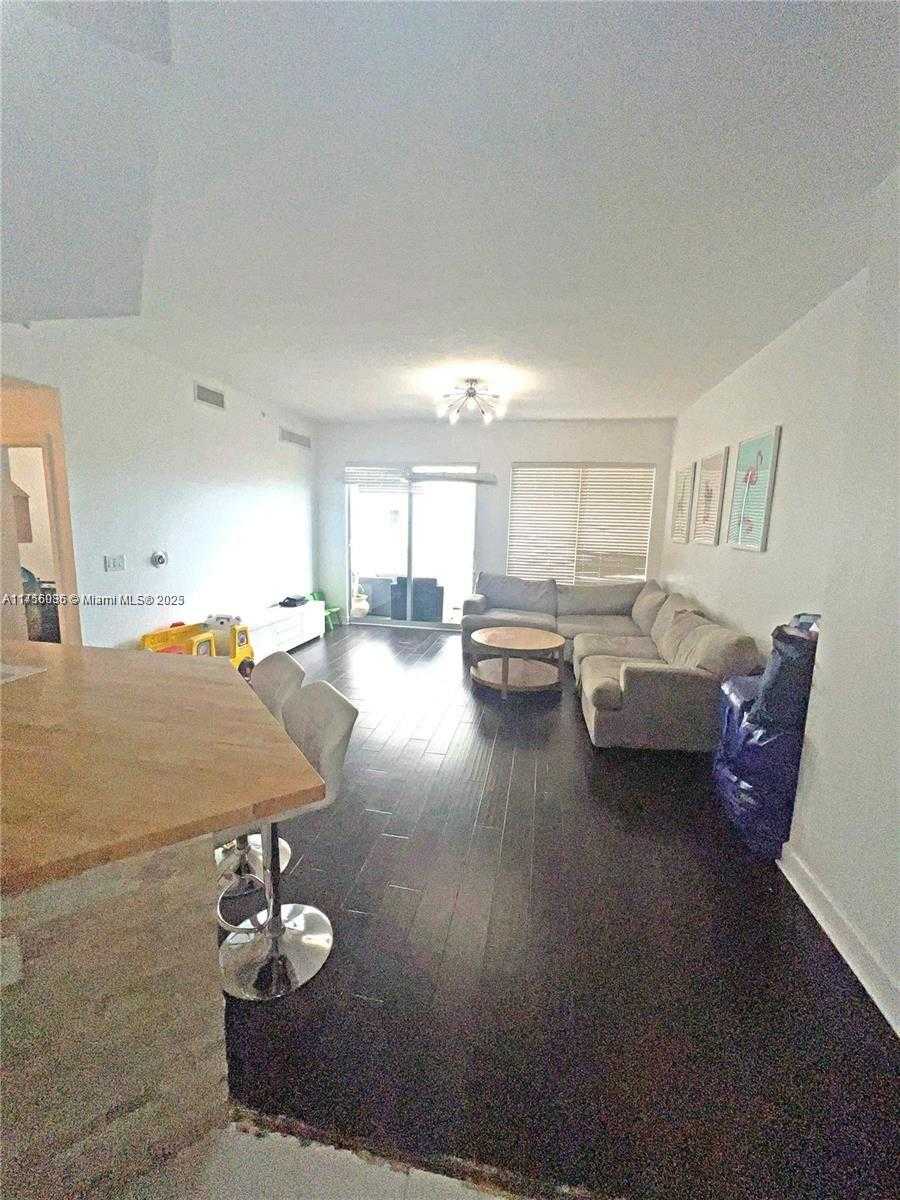 Small Image of 1830 RADIUS DR #1123, Hollywood Number 3