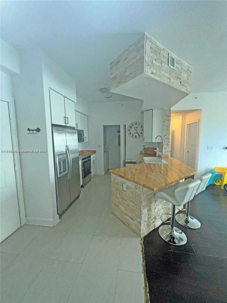 Small Image of 1830 RADIUS DR #1123, Hollywood Number 8