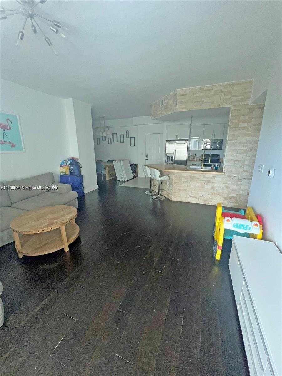 Small Image of 1830 RADIUS DR #1123, Hollywood Number 9