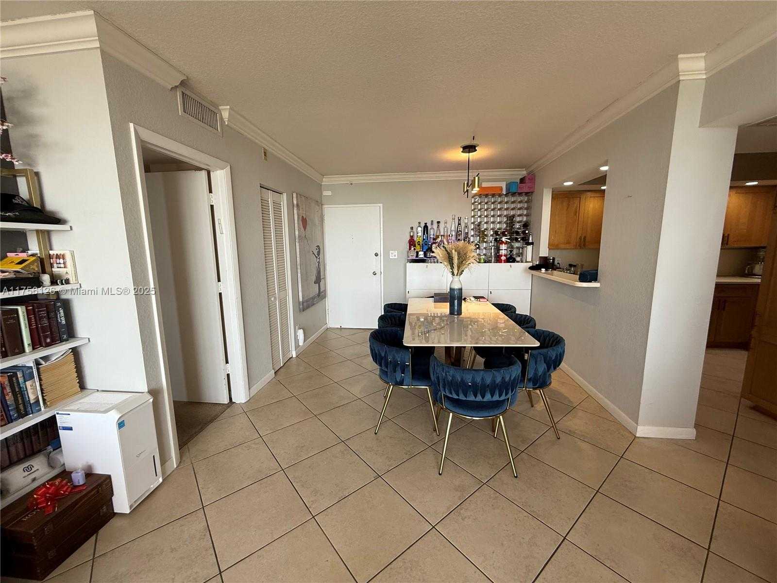 Small Image of 5600 COLLINS AVE #16G, Miami Beach Number 15