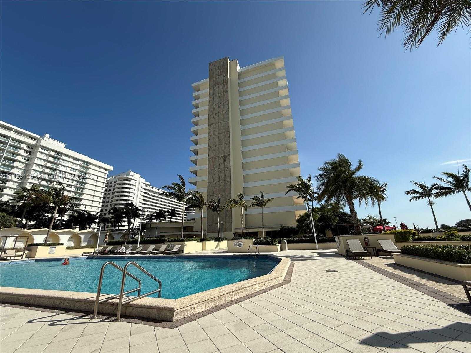 Small Image of 5600 COLLINS AVE #16G, Miami Beach Number 25
