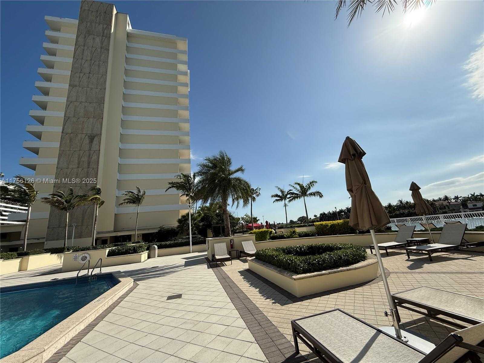 Small Image of 5600 COLLINS AVE #16G, Miami Beach Number 26