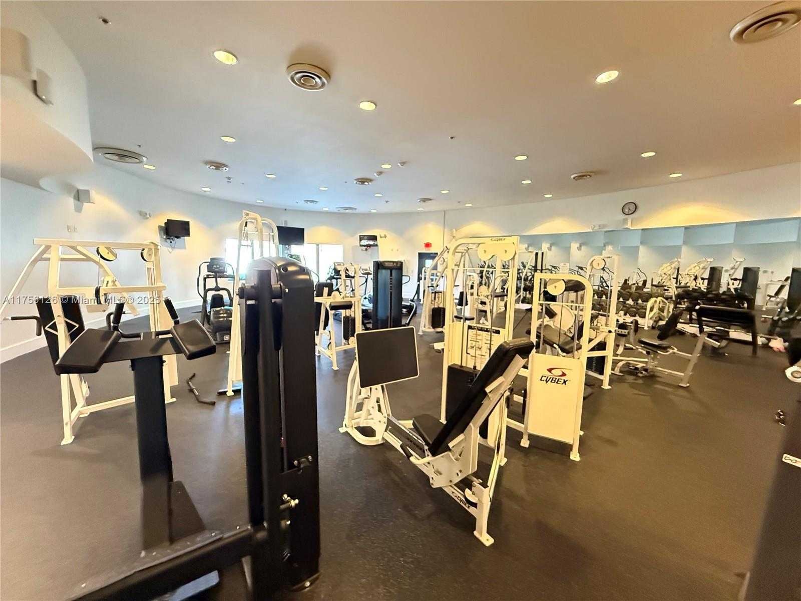 Small Image of 5600 COLLINS AVE #16G, Miami Beach Number 29