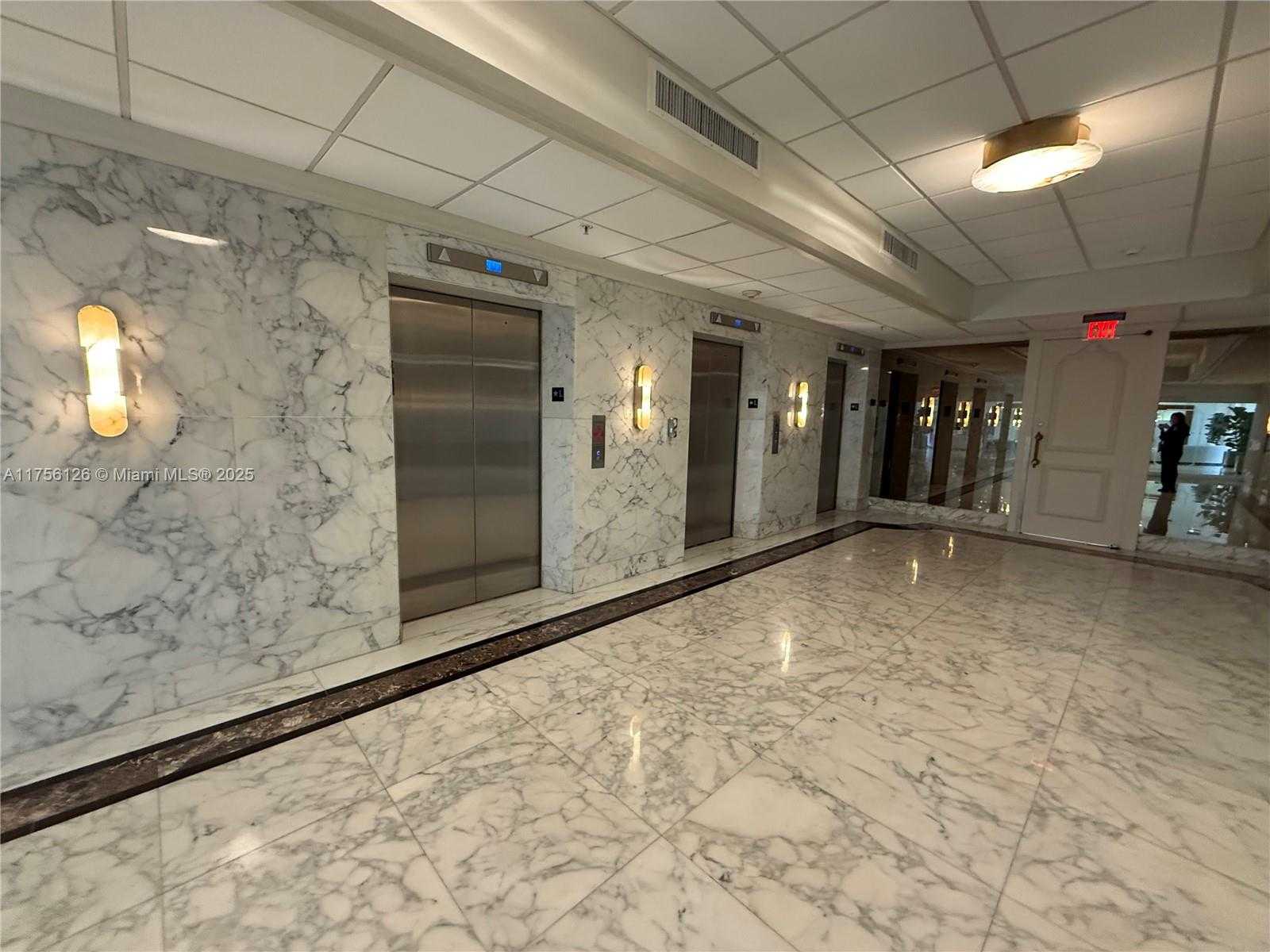 Small Image of 5600 COLLINS AVE #16G, Miami Beach Number 49