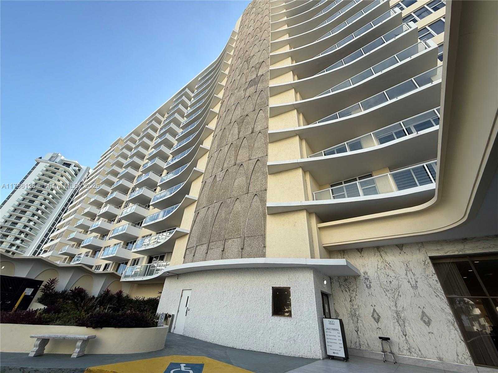 Small Image of 5600 COLLINS AVE #16G, Miami Beach Number 6