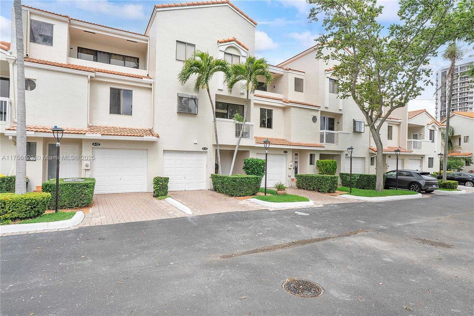 Small Image of 21375 MARINA COVE CIR #14-A, Aventura Number 2