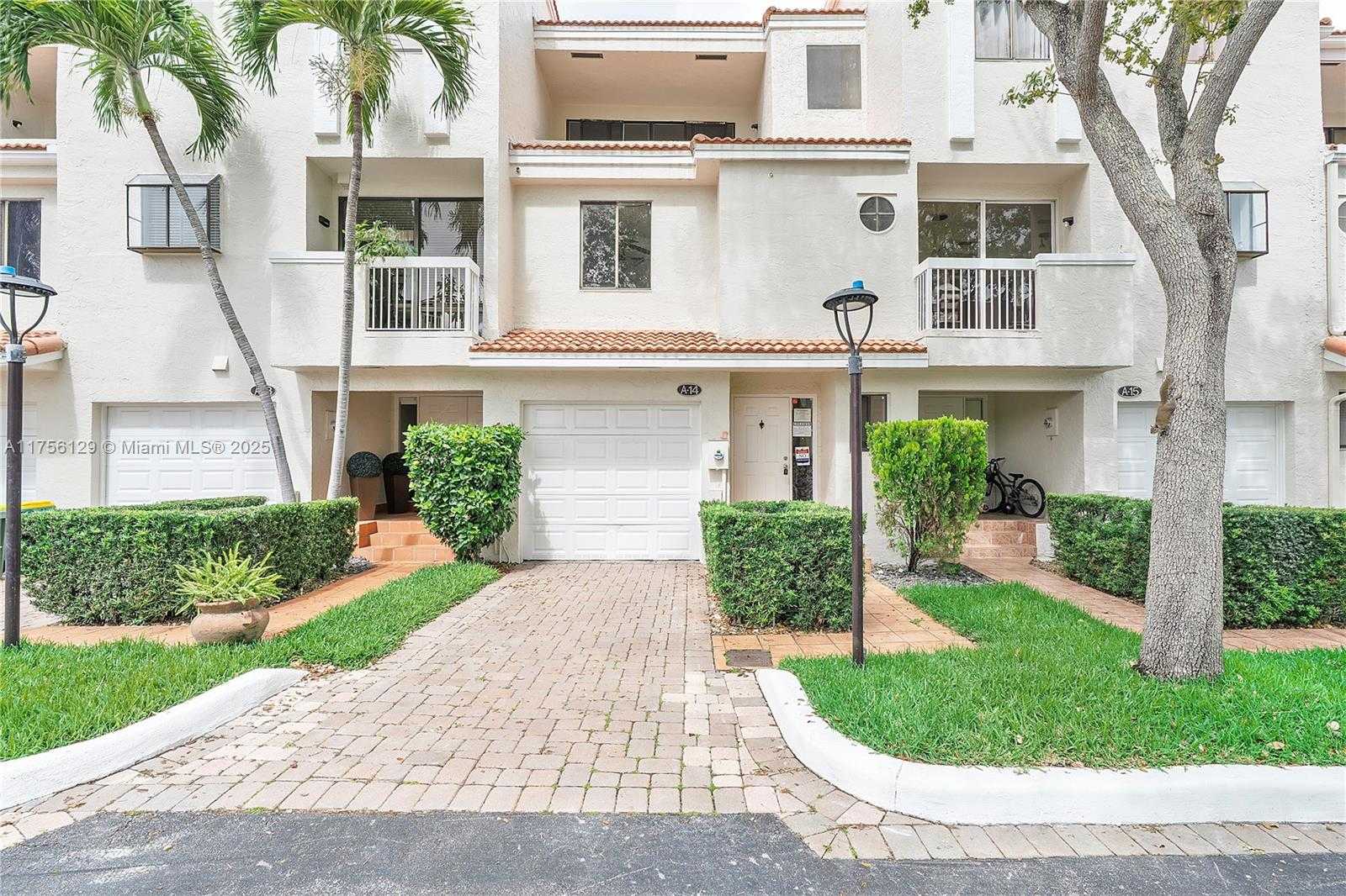 Small Image of 21375 MARINA COVE CIR #14-A, Aventura Number 4