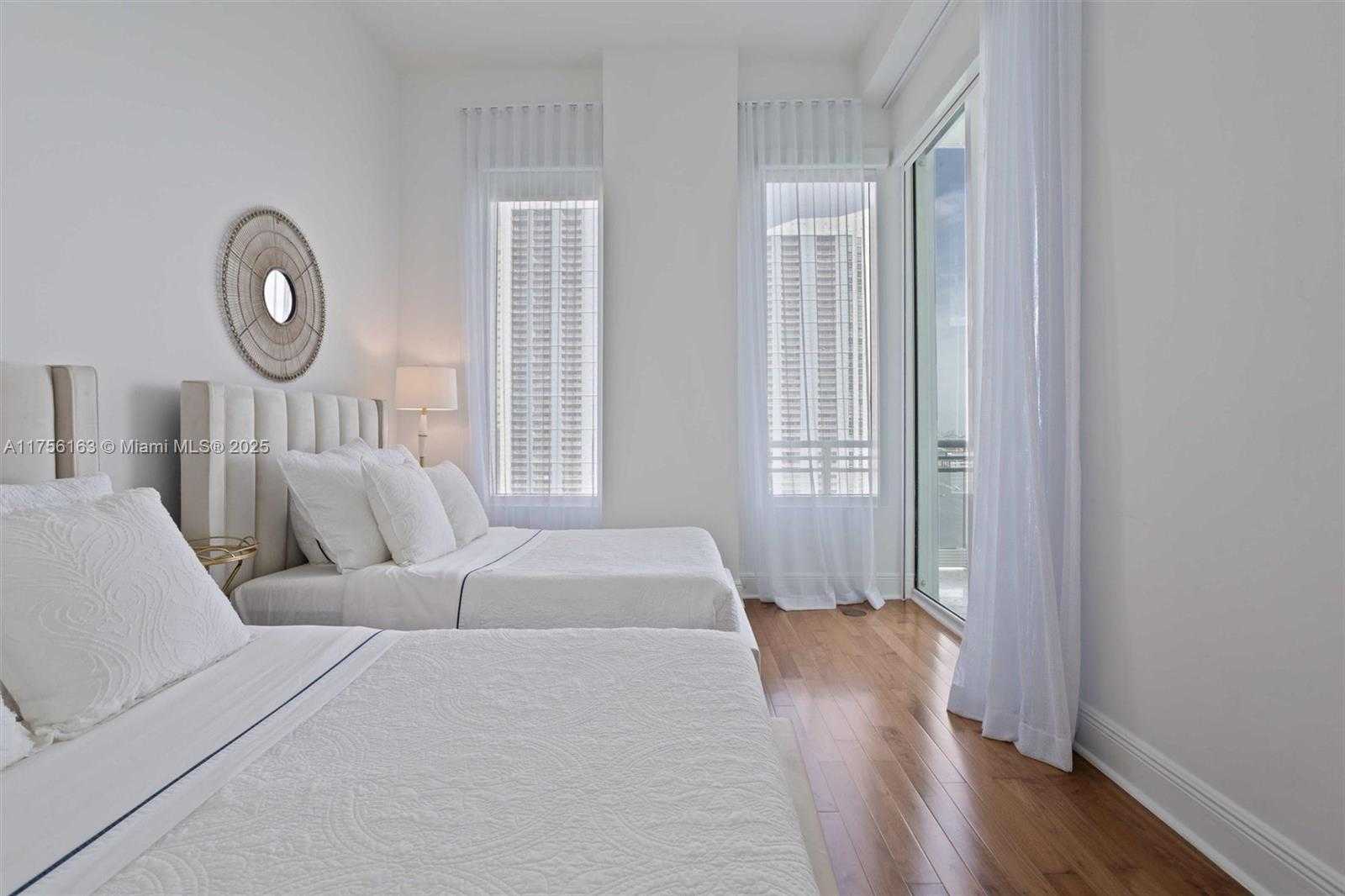 Small Image of 900 BRICKELL KEY BLVD #1502, Miami Number 27