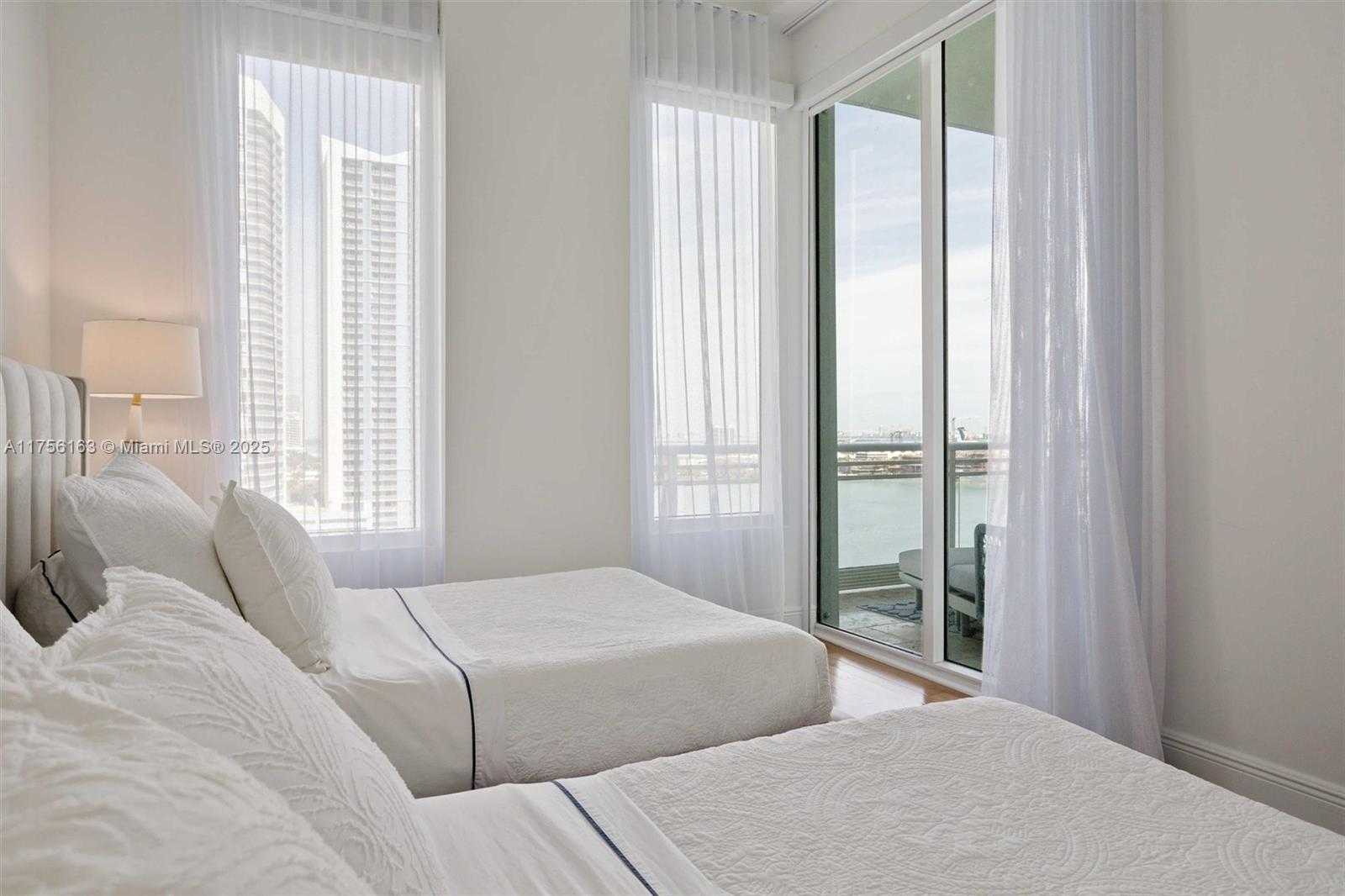 Small Image of 900 BRICKELL KEY BLVD #1502, Miami Number 30