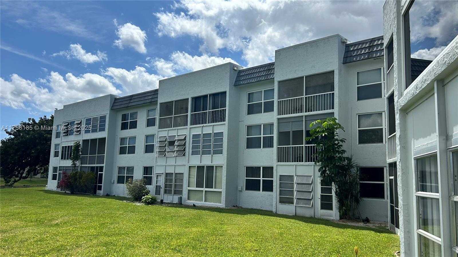 Small Image of 6550 ROYAL PALM BLVD #108, Margate Number 10