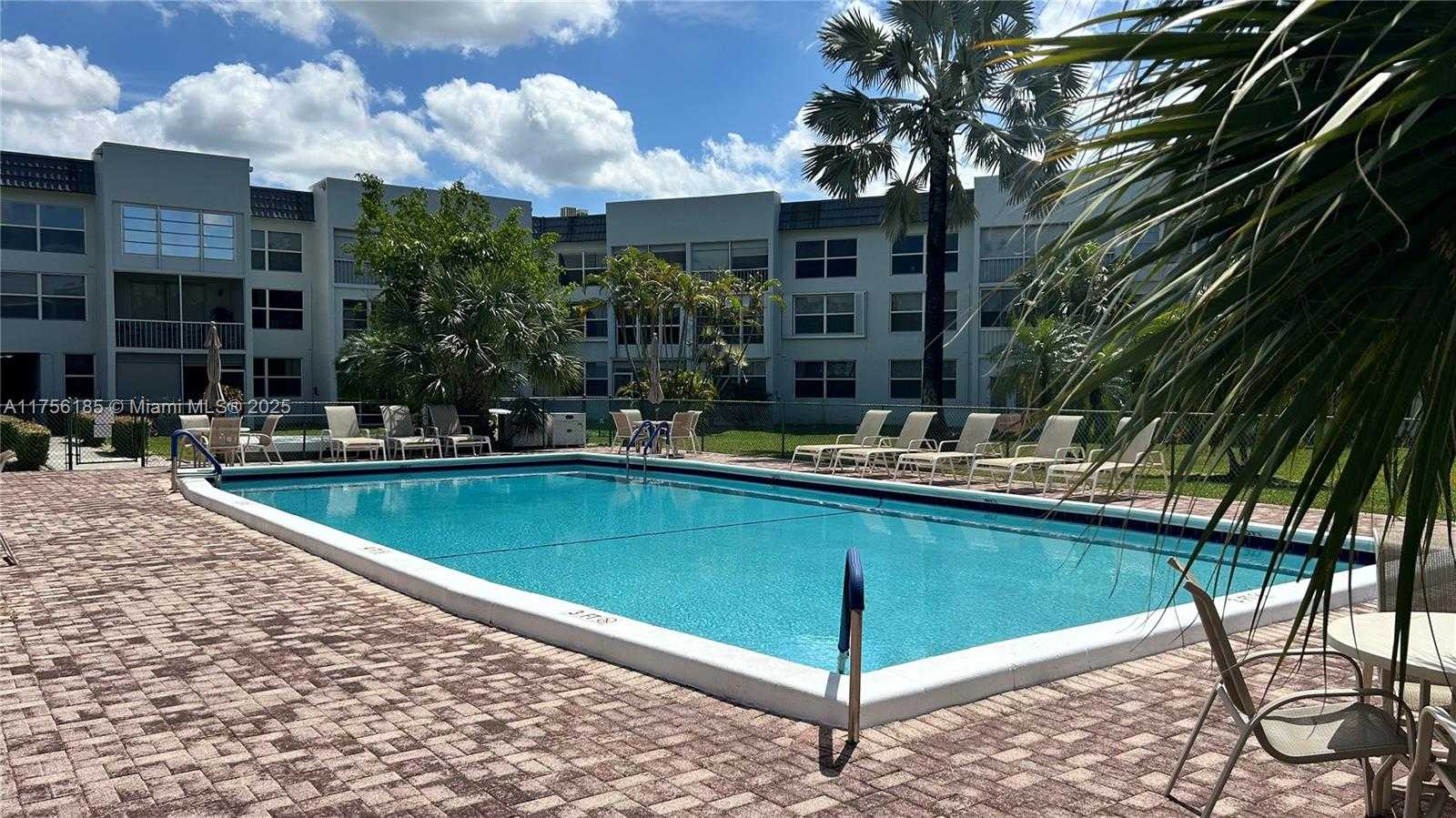Small Image of 6550 ROYAL PALM BLVD #108, Margate Number 12