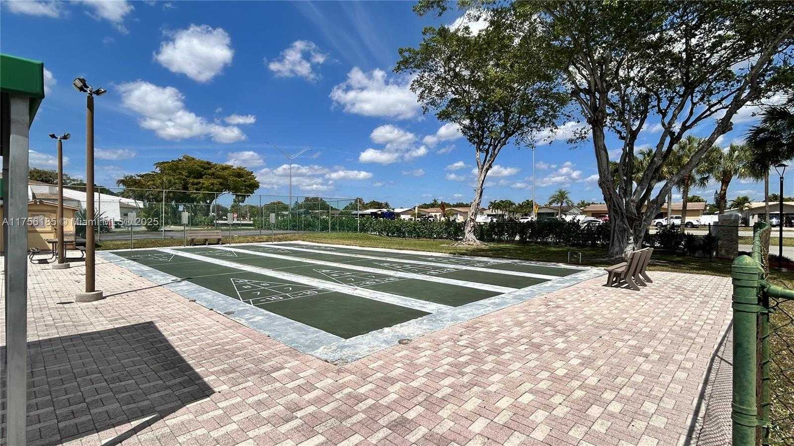 Small Image of 6550 ROYAL PALM BLVD #108, Margate Number 18