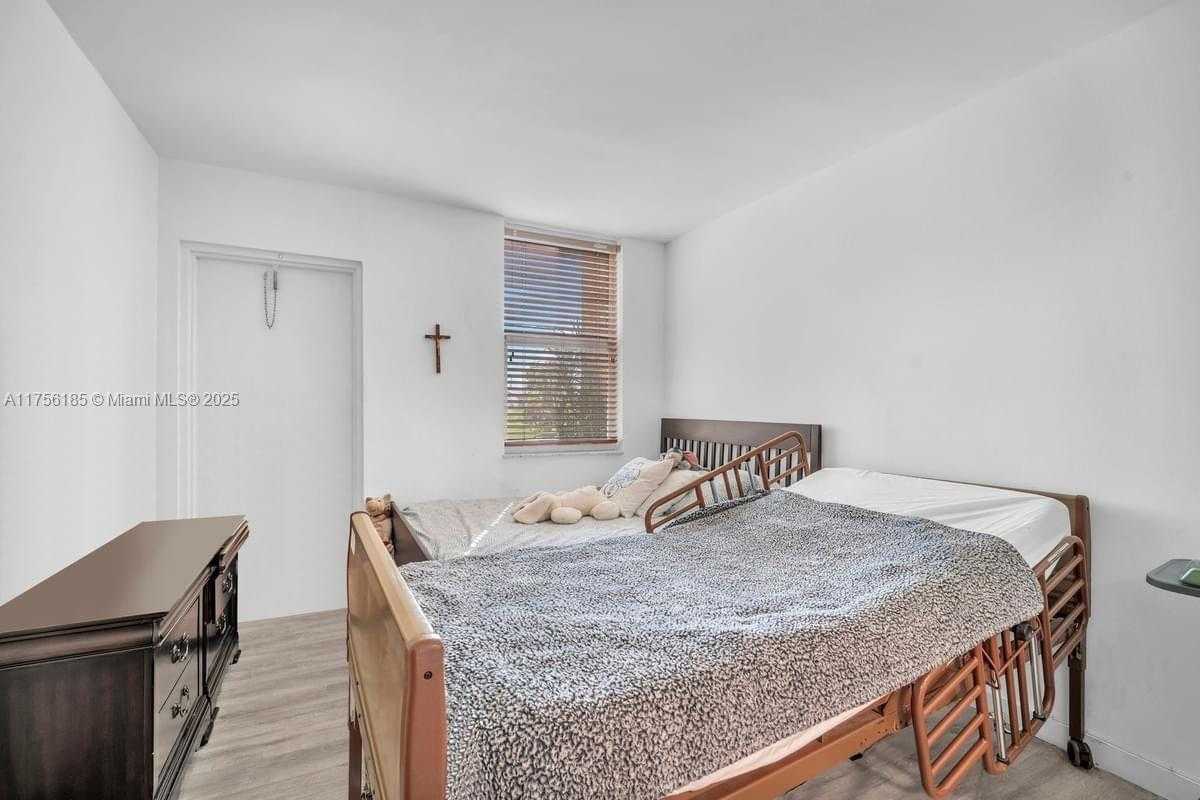 Small Image of 6550 ROYAL PALM BLVD #108, Margate Number 7
