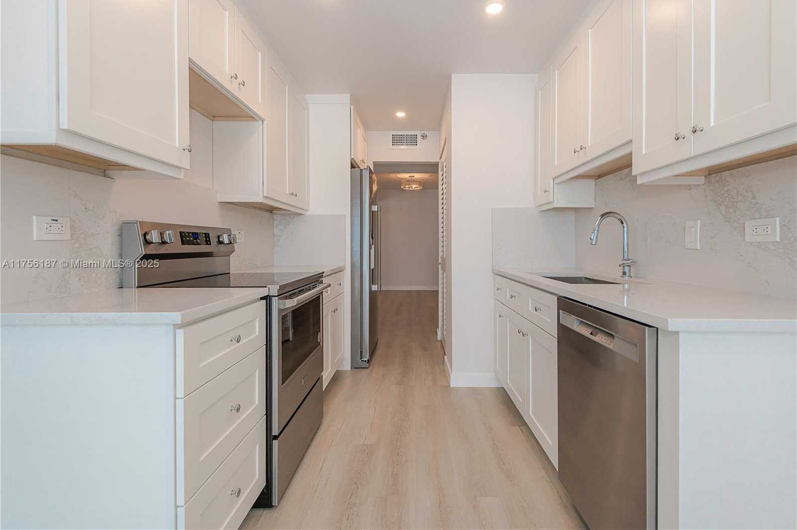 Small Image of 1201 SOUTH OCEAN DR #2509S, Hollywood Number 4
