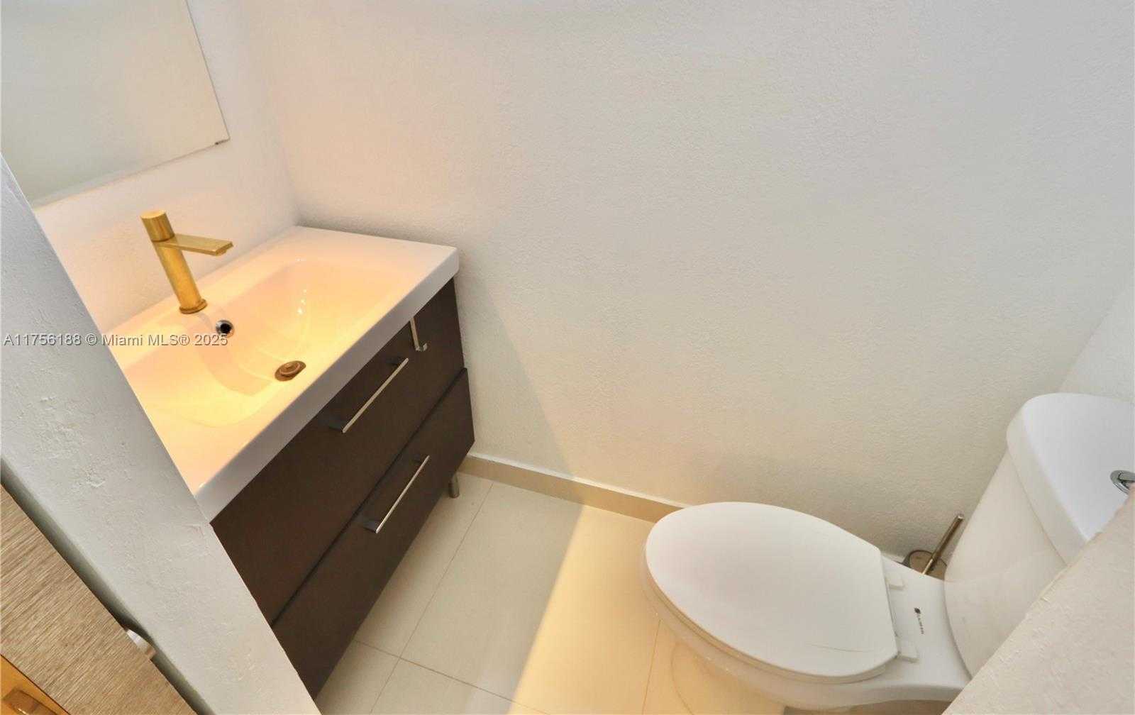 Small Image of 20350 WEST COUNTRY CLUB DR #104-4, Aventura Number 11