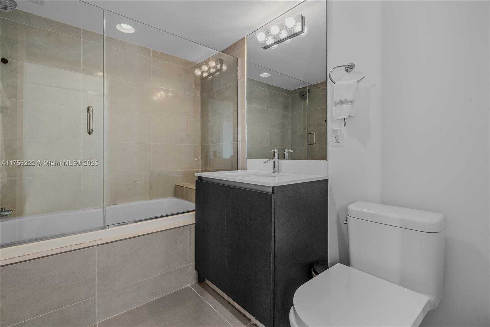 Small Image of 6620 INDIAN CREEK DR #605, Miami Beach Number 4