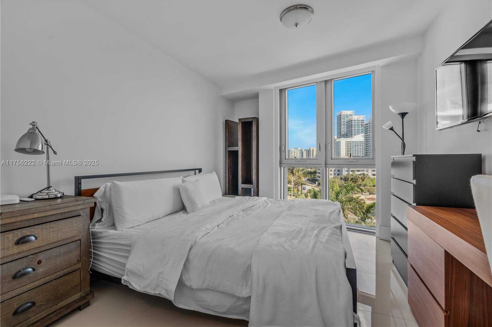 Small Image of 6620 INDIAN CREEK DR #605, Miami Beach Number 9