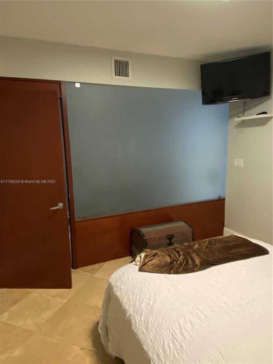Small Image of 1830 SOUTH OCEAN DR #3609, Hallandale Beach Number 5