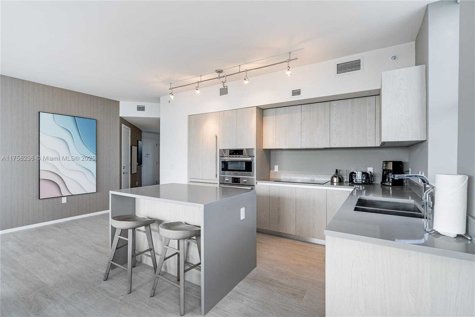 Small Image of 4010 SOUTH OCEAN DR #R1609, Hollywood Number 9