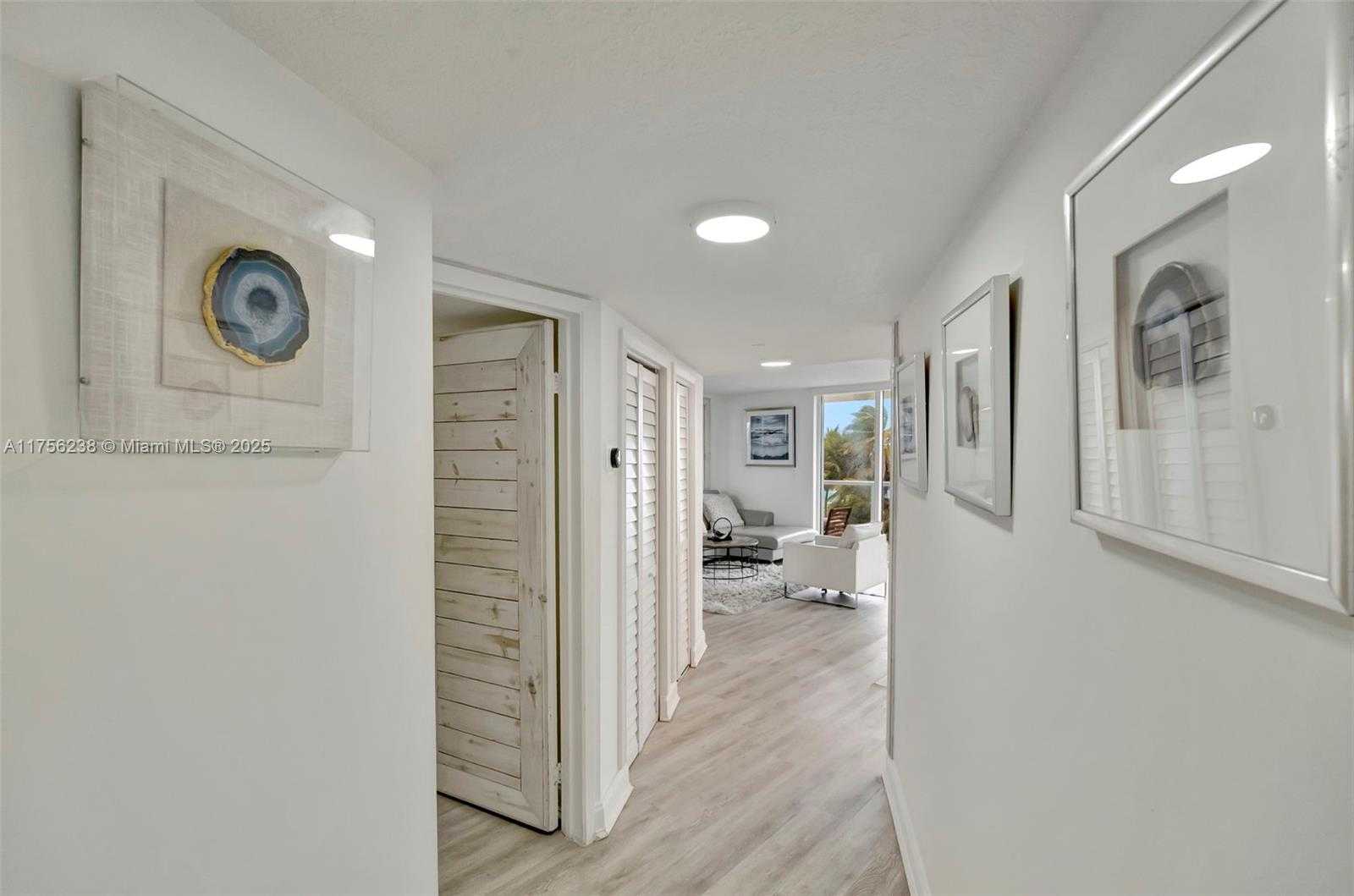 Small Image of 2401 COLLINS AVE #601, Miami Beach Number 12
