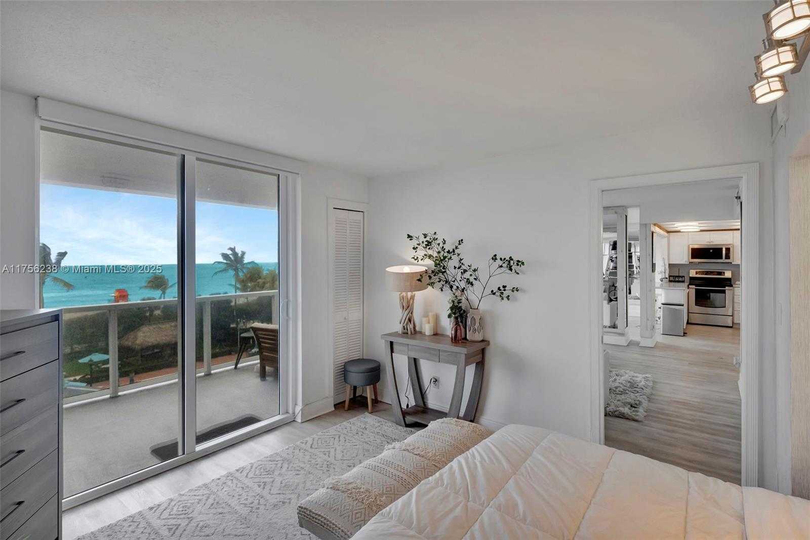 Small Image of 2401 COLLINS AVE #601, Miami Beach Number 18