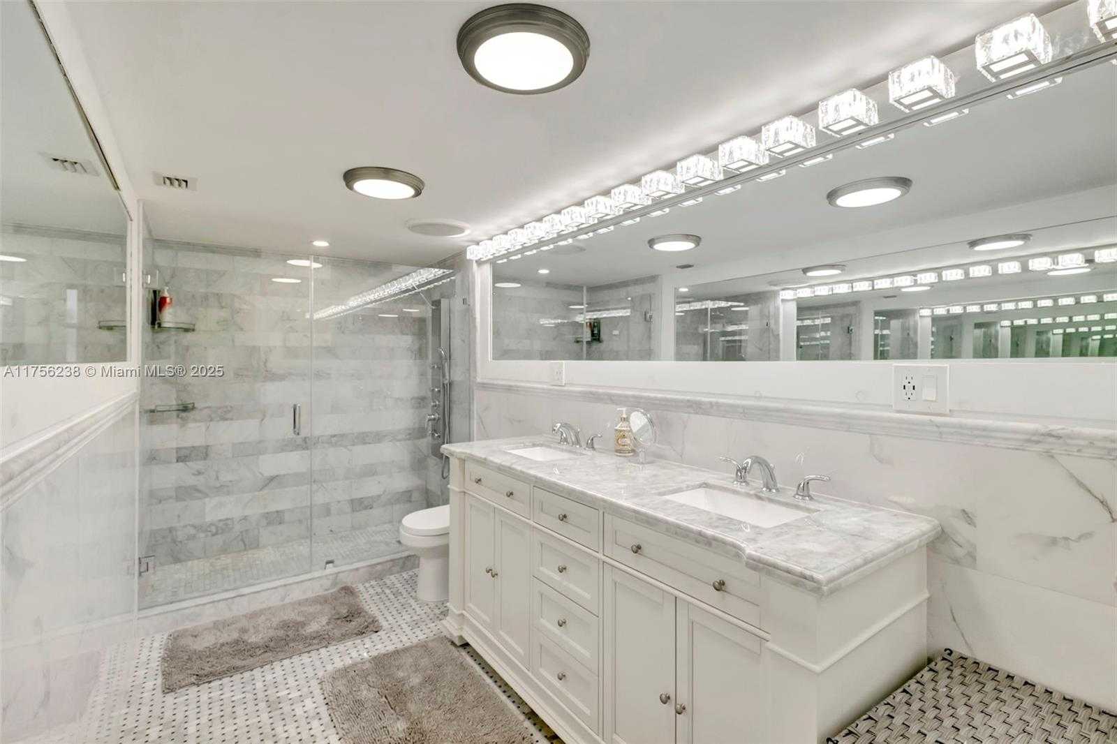 Small Image of 2401 COLLINS AVE #601, Miami Beach Number 22