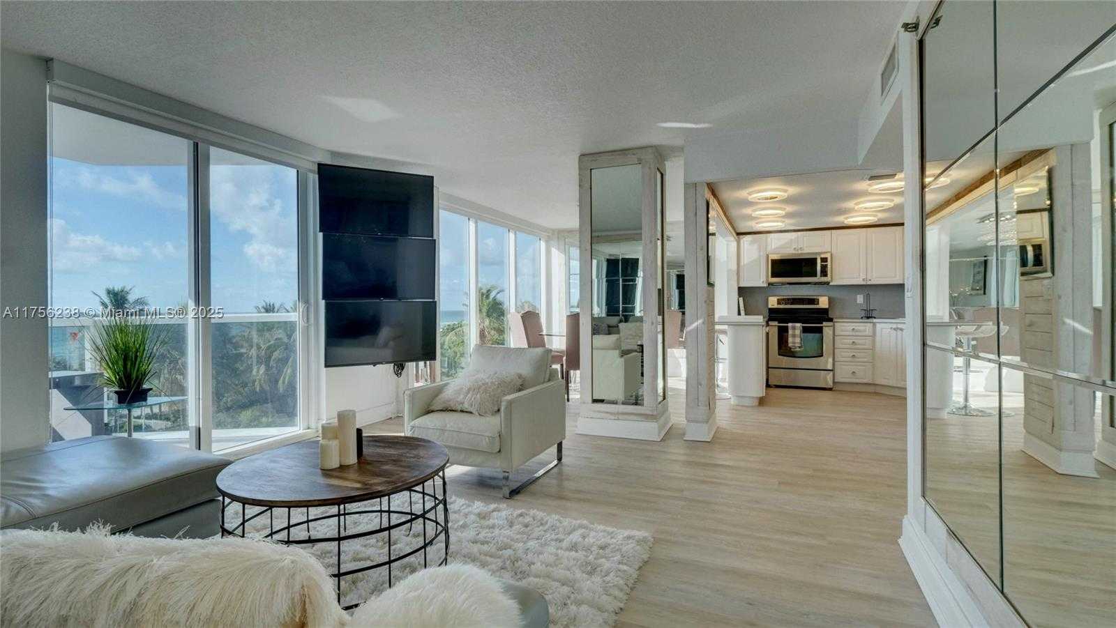 Small Image of 2401 COLLINS AVE #601, Miami Beach Number 25