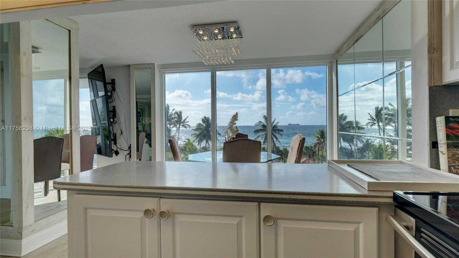 Small Image of 2401 COLLINS AVE #601, Miami Beach Number 31