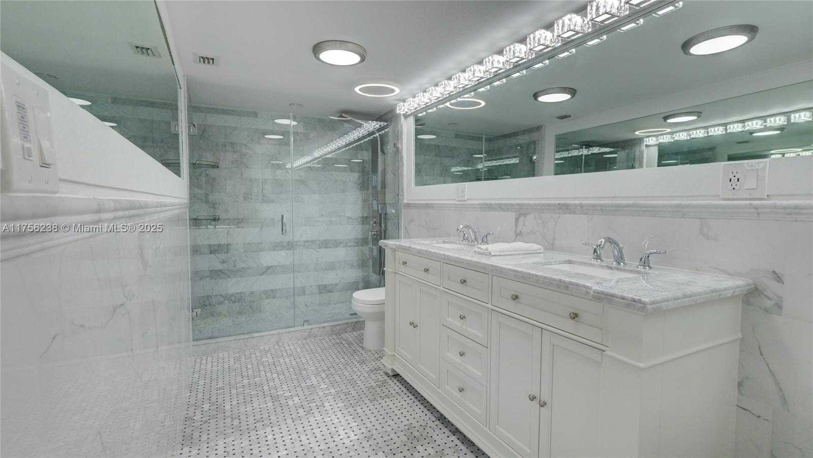 Small Image of 2401 COLLINS AVE #601, Miami Beach Number 36