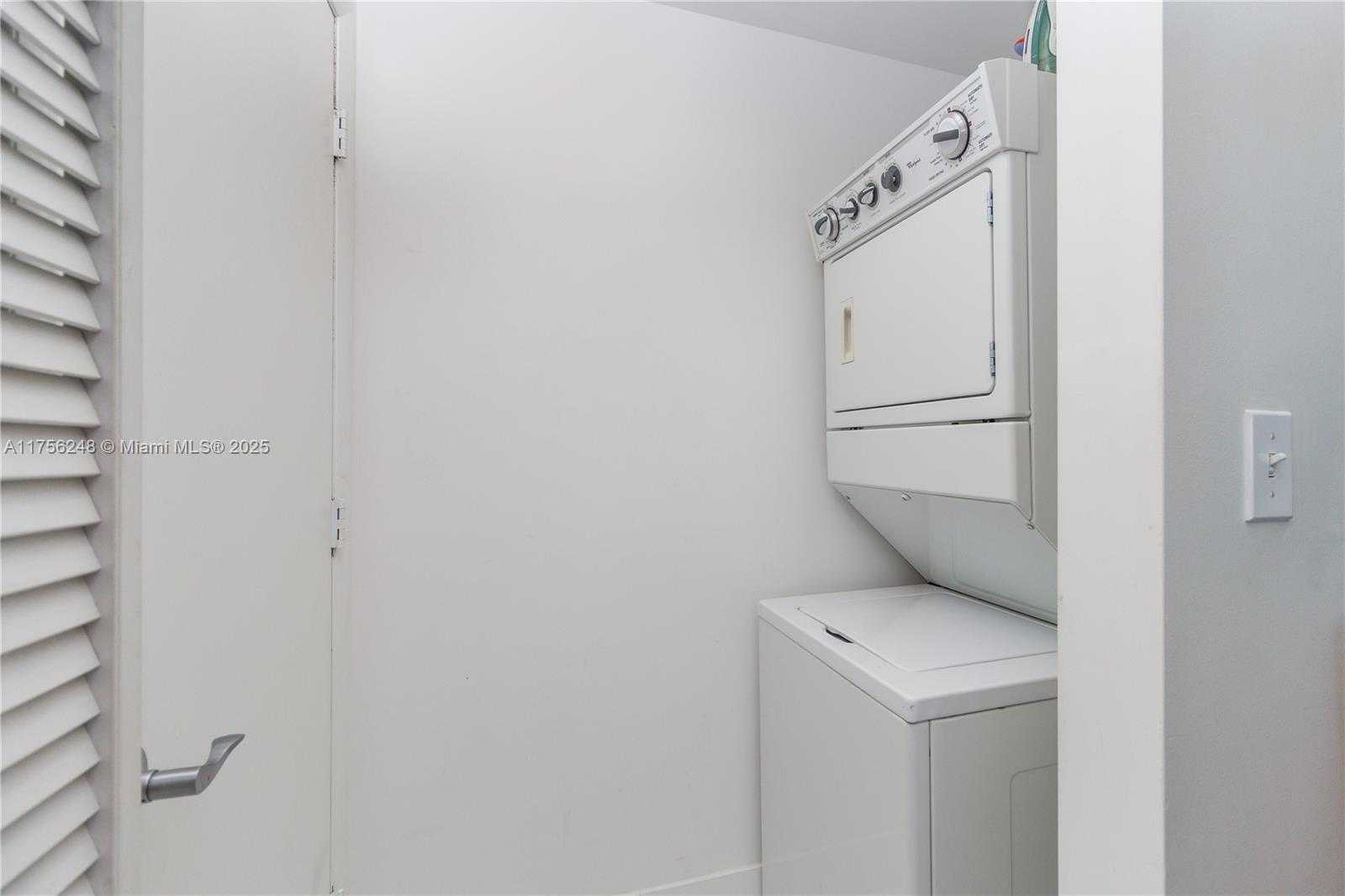 Small Image of 253 NORTH EAST 2ND ST #3702, Miami Number 13