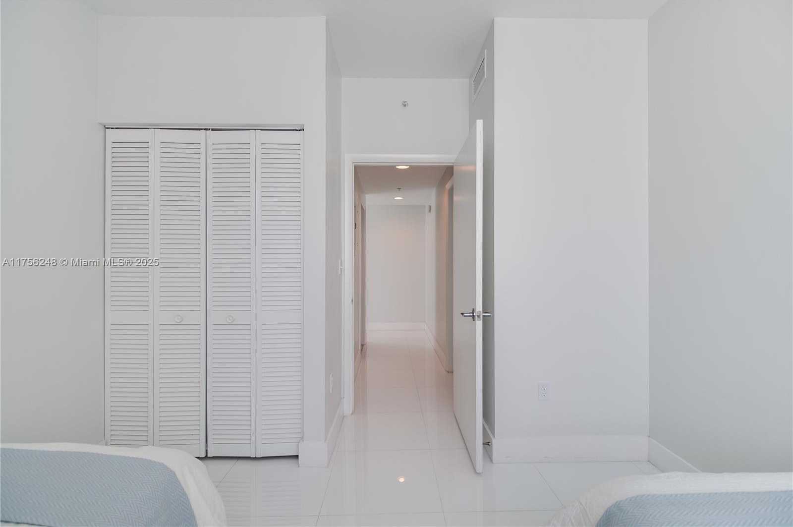 Small Image of 253 NORTH EAST 2ND ST #3702, Miami Number 17