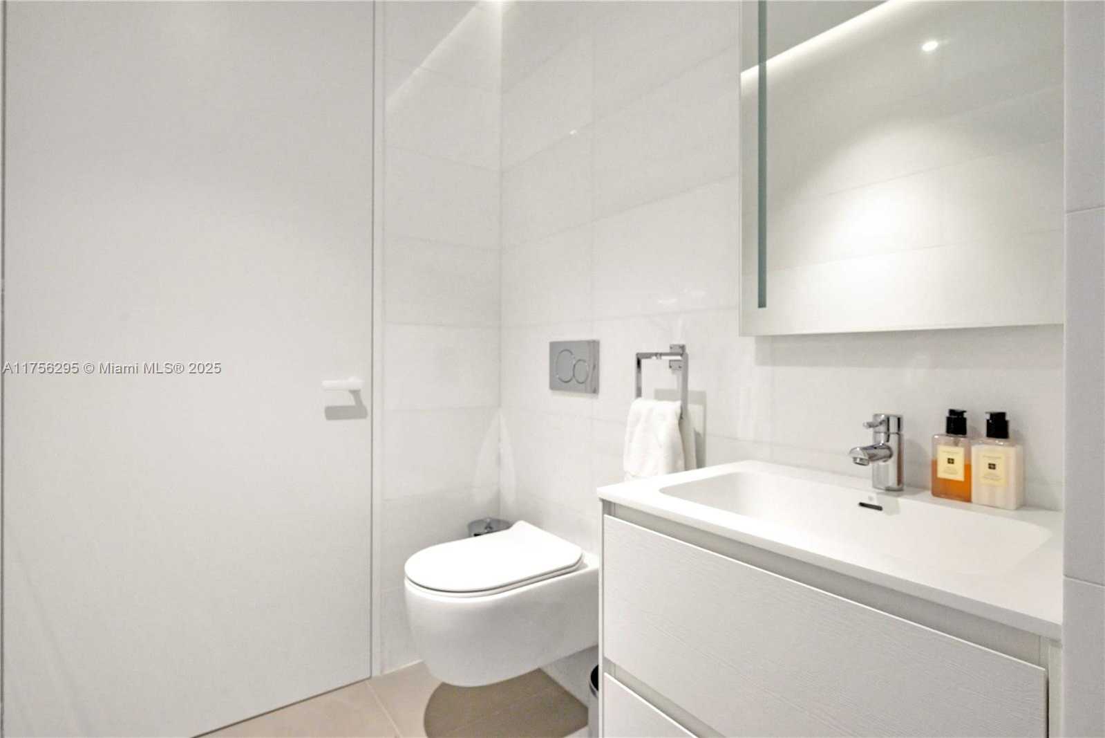 Small Image of 2000 SOUTH OCEAN DR #7B, Hallandale Beach Number 37