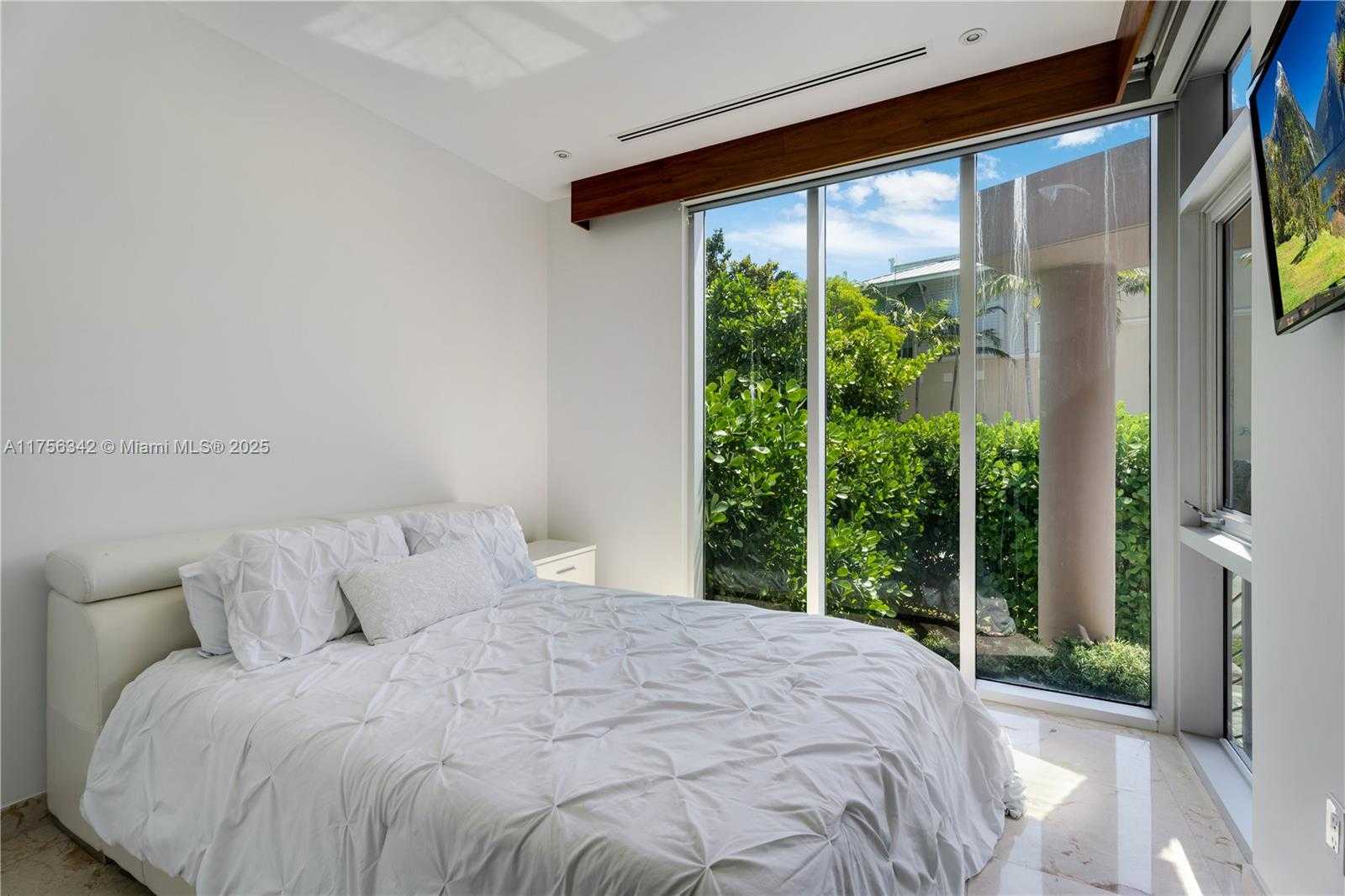 Small Image of 548 FERNWOOD RD #548, Key Biscayne Number 13