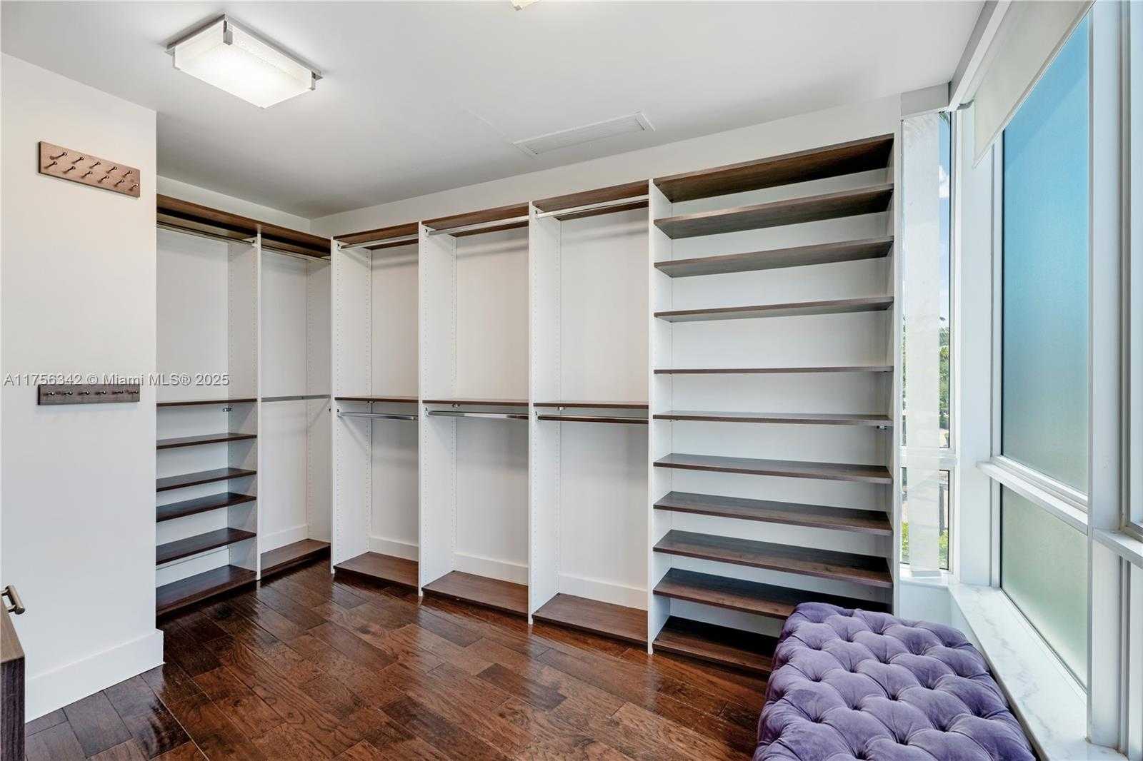 Small Image of 548 FERNWOOD RD #548, Key Biscayne Number 23