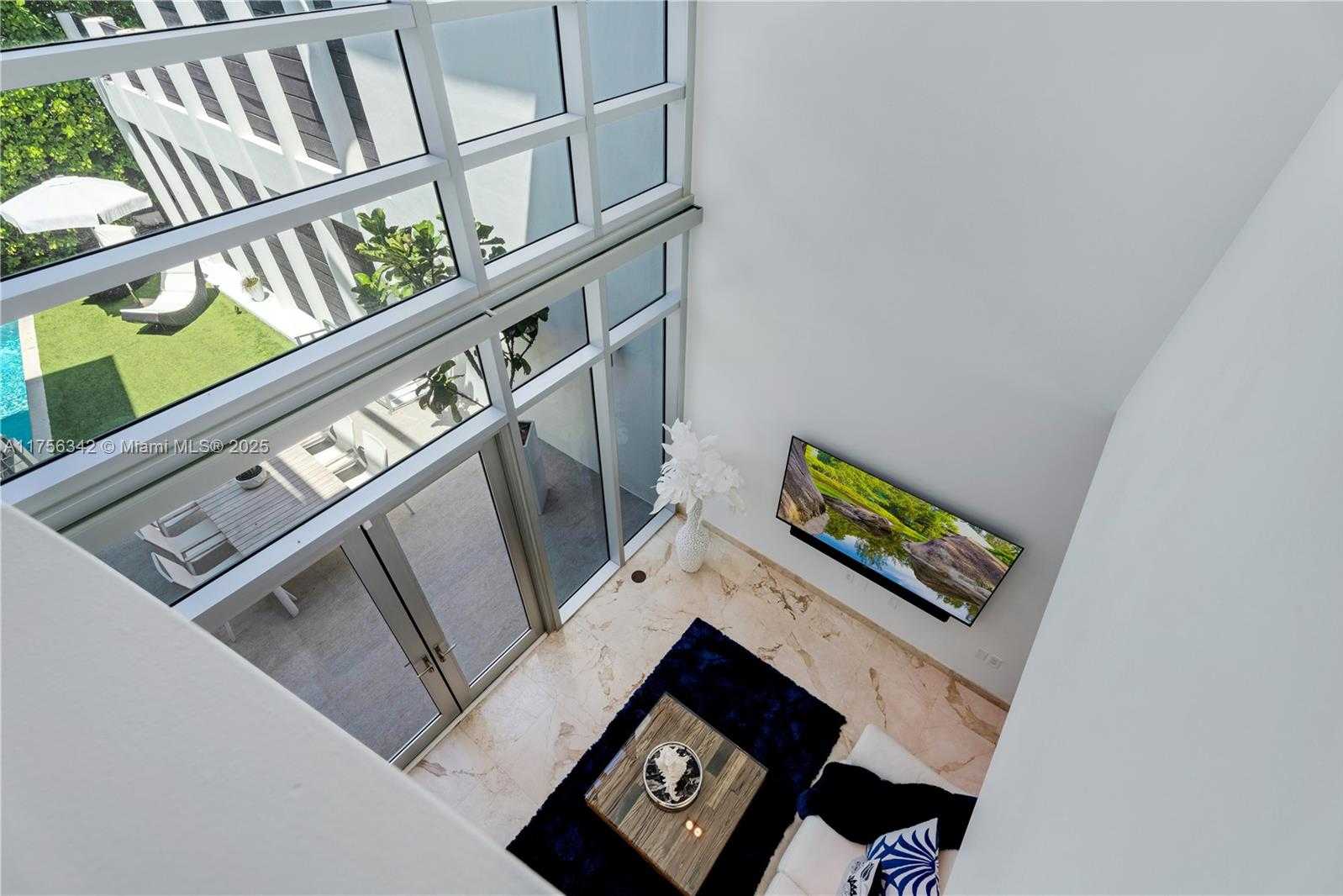 Small Image of 548 FERNWOOD RD #548, Key Biscayne Number 30