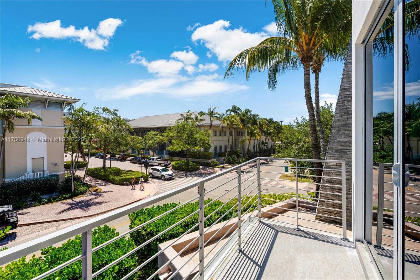 Small Image of 548 FERNWOOD RD #548, Key Biscayne Number 33