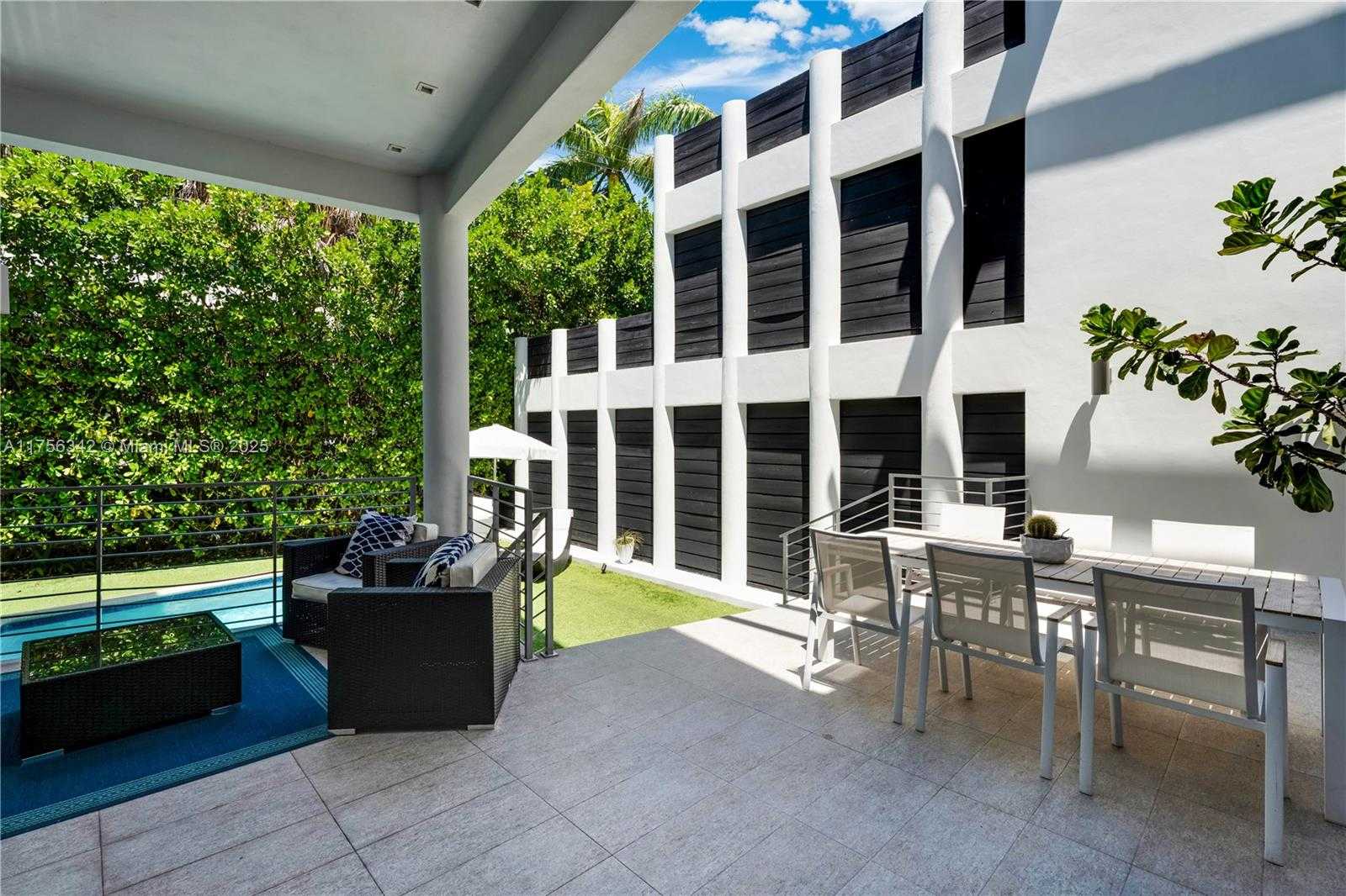 Small Image of 548 FERNWOOD RD #548, Key Biscayne Number 37