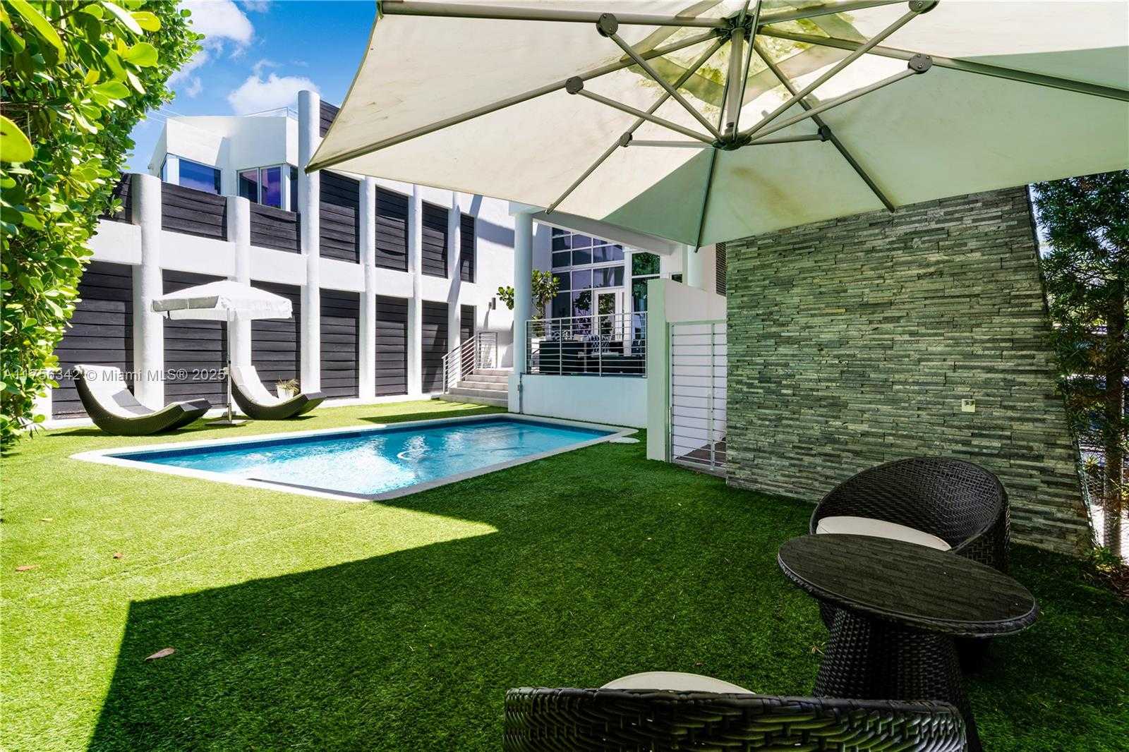 Small Image of 548 FERNWOOD RD #548, Key Biscayne Number 41