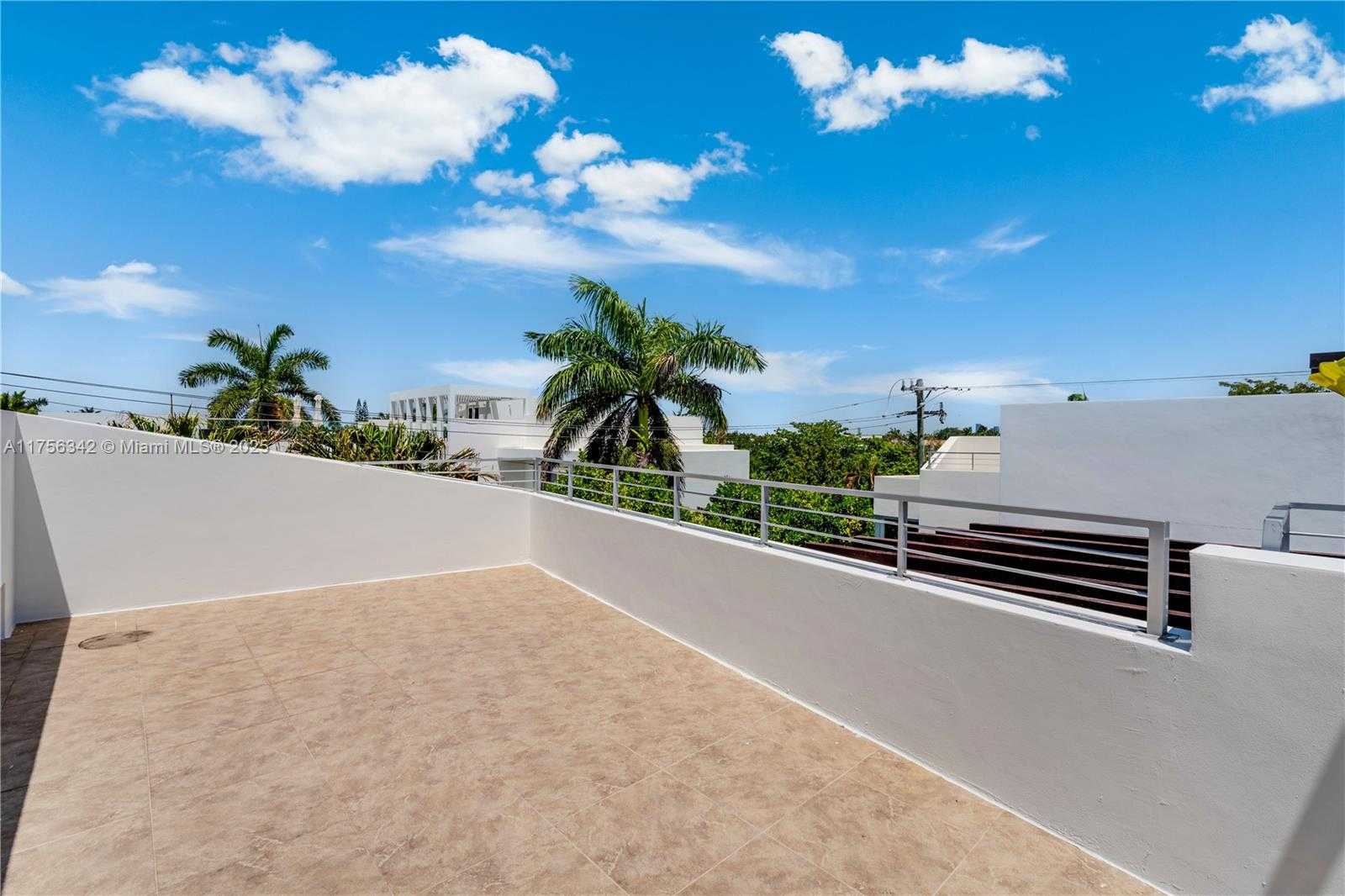 Small Image of 548 FERNWOOD RD #548, Key Biscayne Number 44