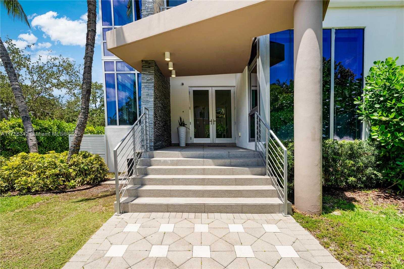 Small Image of 548 FERNWOOD RD #548, Key Biscayne Number 46