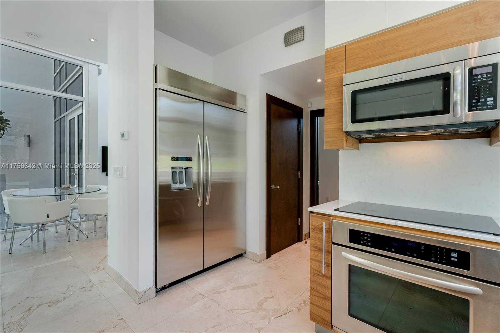 Small Image of 548 FERNWOOD RD #548, Key Biscayne Number 9