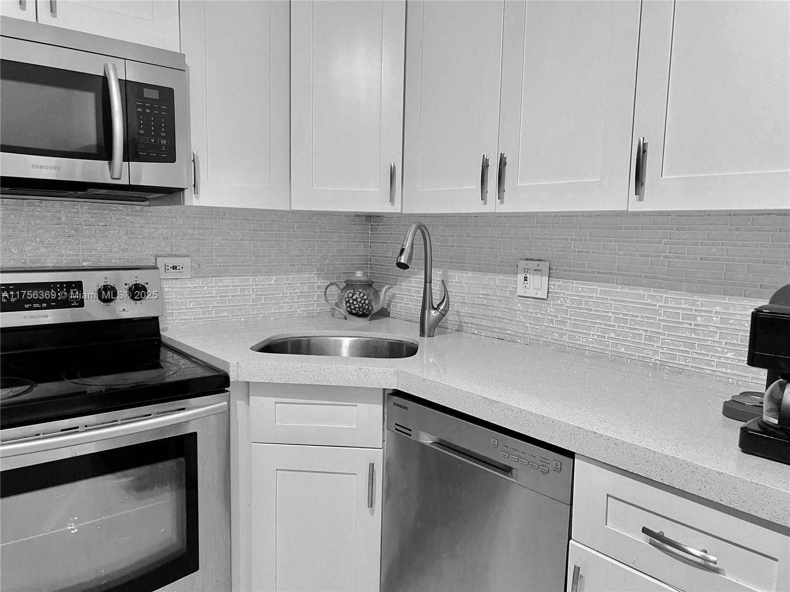 Small Image of 2801 NORTH EAST 183RD ST #215W, Aventura Number 2