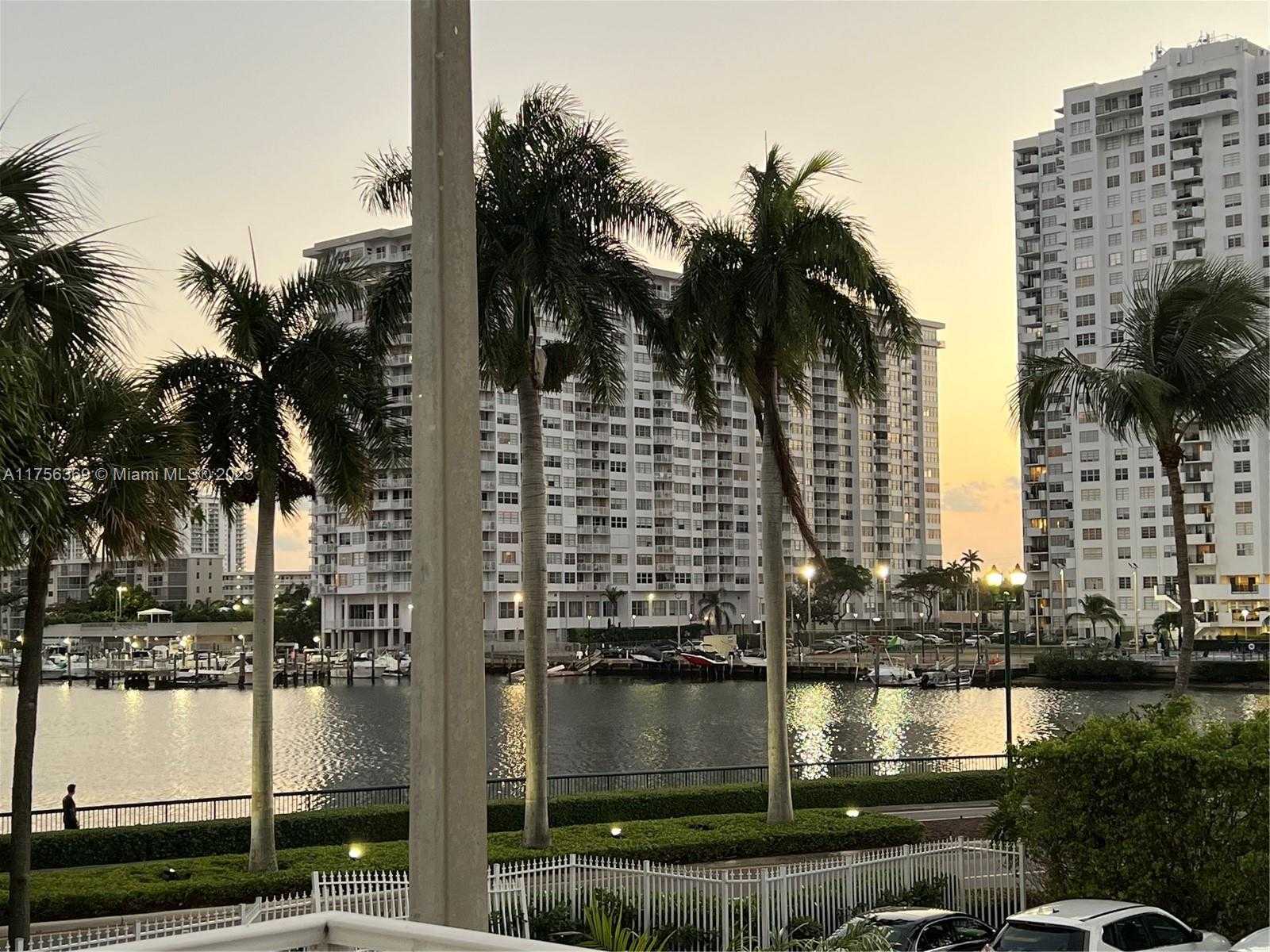 Small Image of 2801 NORTH EAST 183RD ST #215W, Aventura Number 4