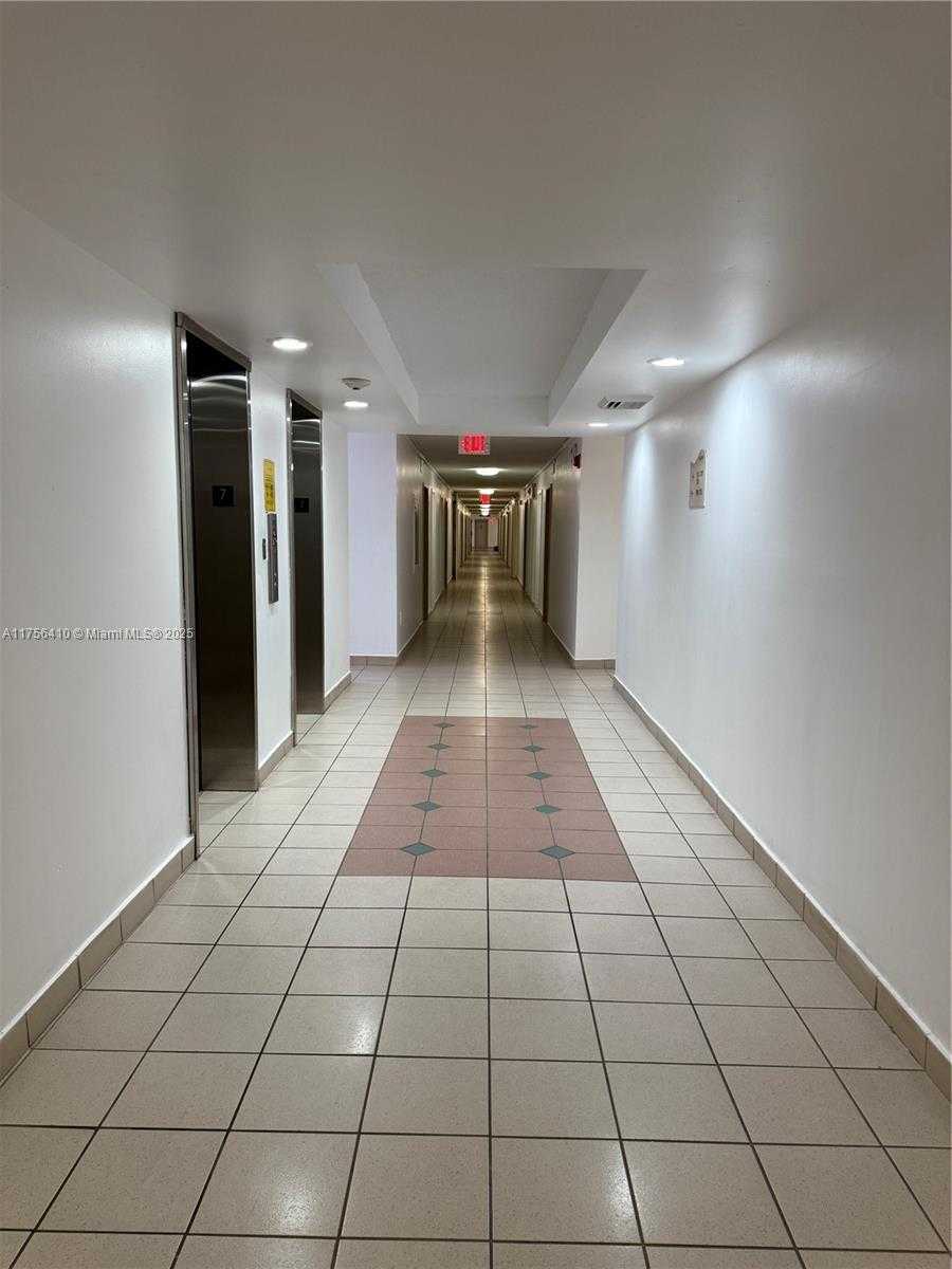 Small Image of 401 OCEAN DR #707, Miami Beach Number 14